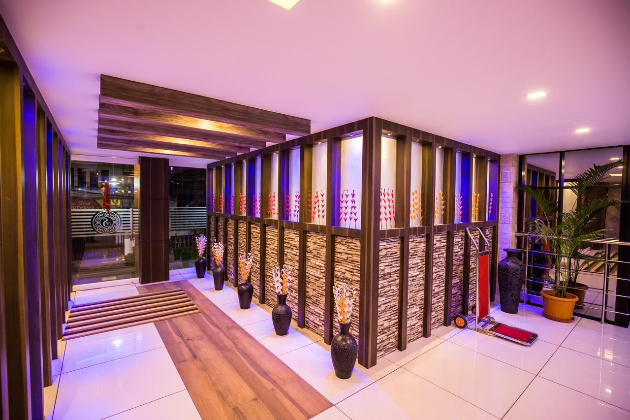 South Gate Residency Hotel Kochi Eksteriør billede